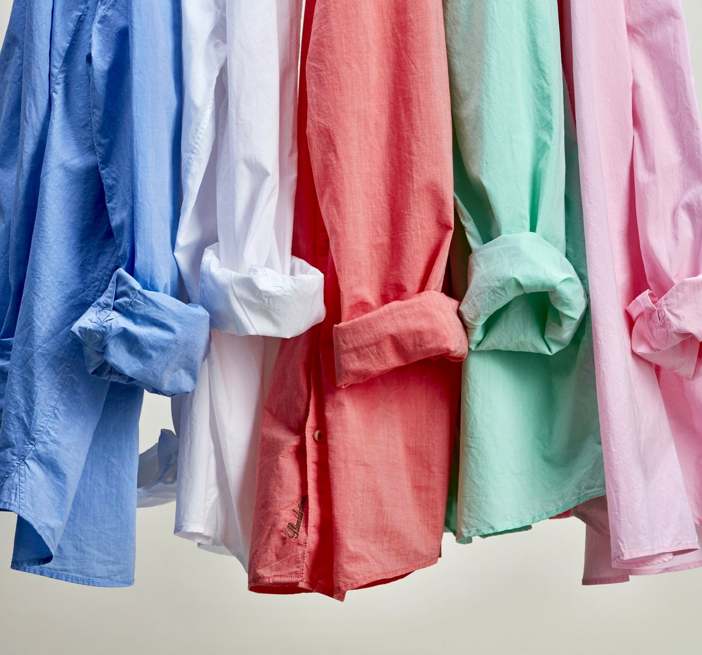 How to Protect Clothes from Moisture in Storage?